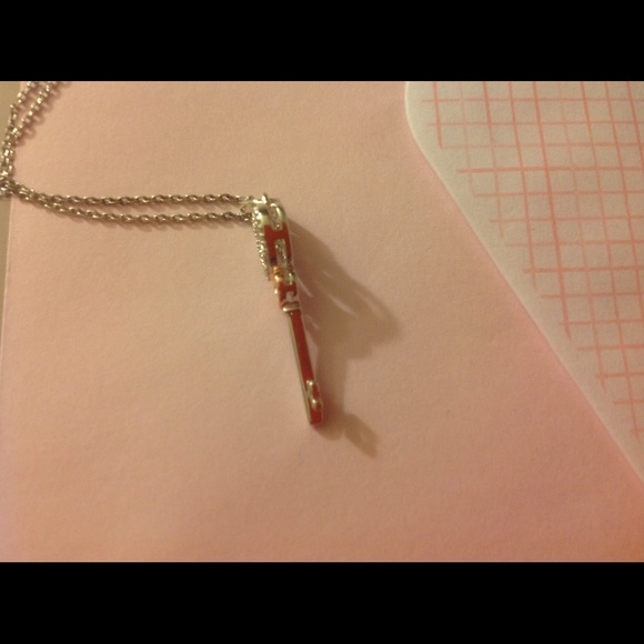 ❗️LAST DAY 5/25❗️ (925) DIAMOND LOVE KEY NECKLACE - Picture 4 of 7